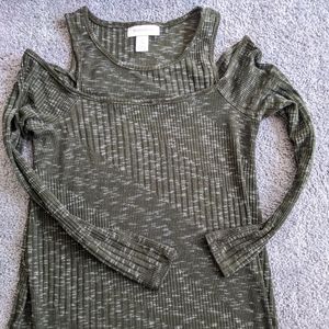 Maternity blouse Motherhood . Green patterned. Small size.